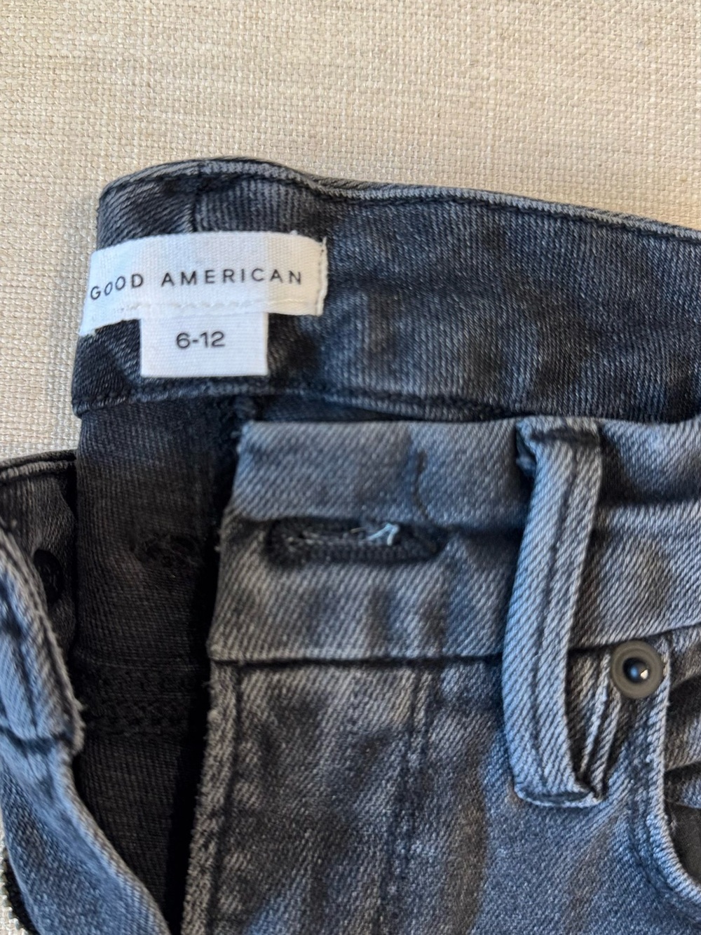 Good American Women's Charcoal Gray Straight Leg Jeans